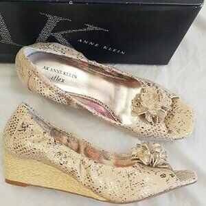 AK Anne Klein Horray‎ Snakeskin Print Gold Leather Wedge open toe Womens …